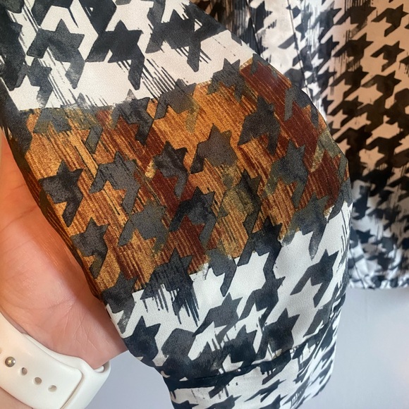 BROCHU WALKER - Mayes Wrap Top Houndstooth - Picture 8 of 9